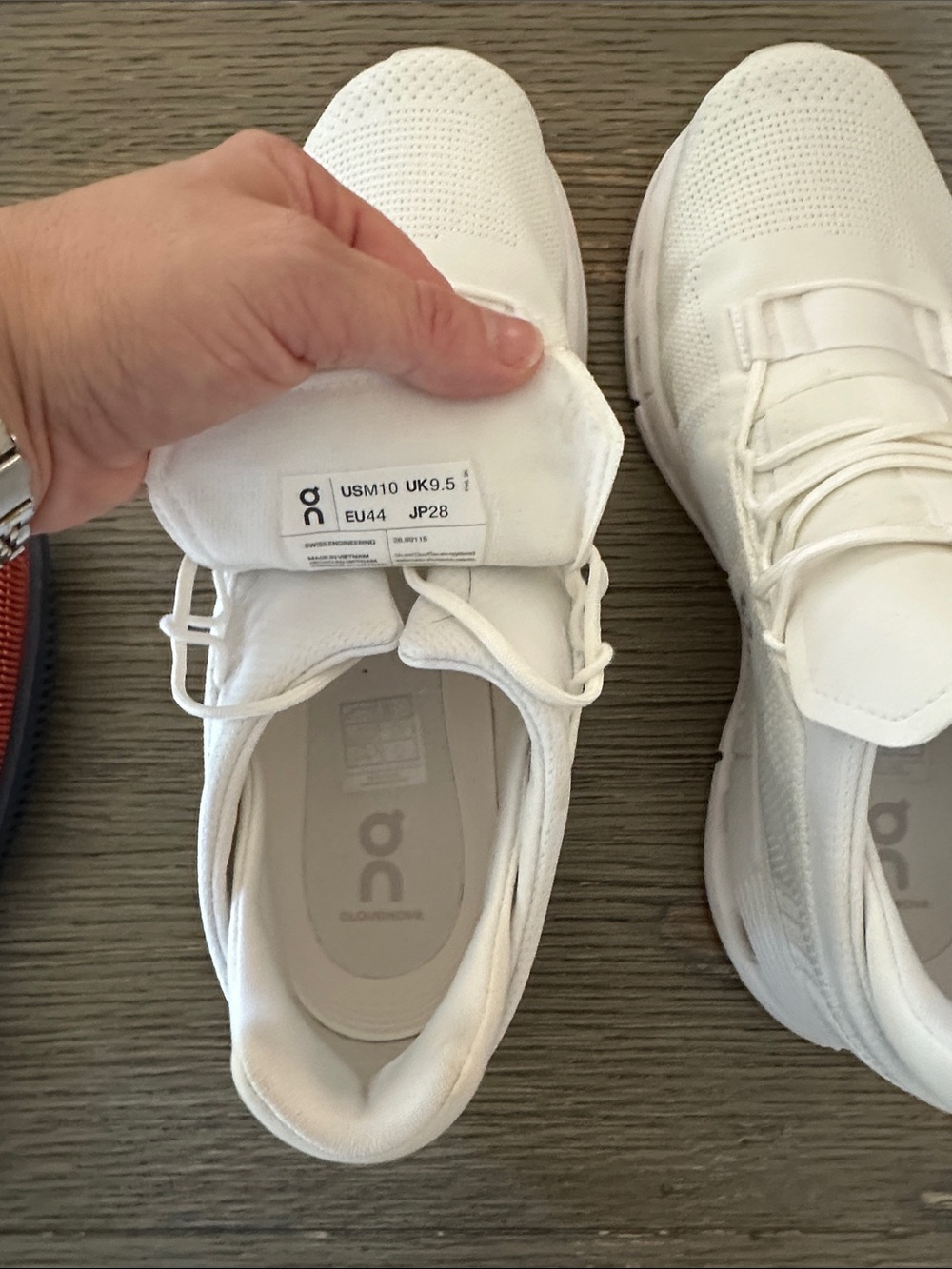 Mens On Cloudnova running sneaker in all white size 10 - Picture 10 of 11